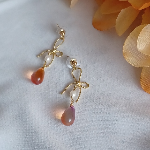Iridescent Tear Drop and Pearl Earrings - Picture 3 of 5
